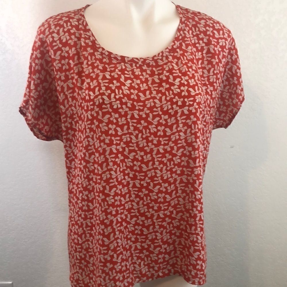 Pleione red with white bow print top